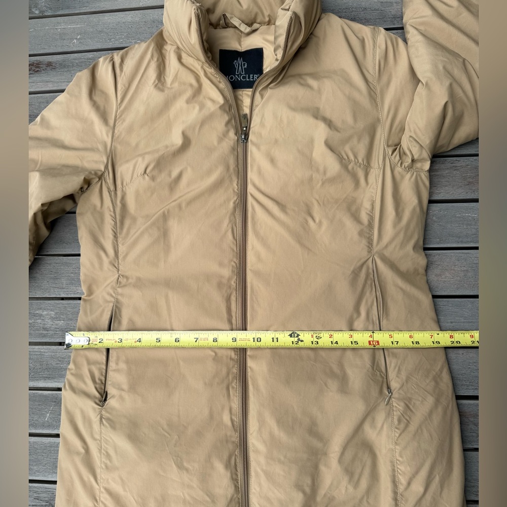 MONCLER Minimalist sleek puffer coat. - Picture 11 of 12